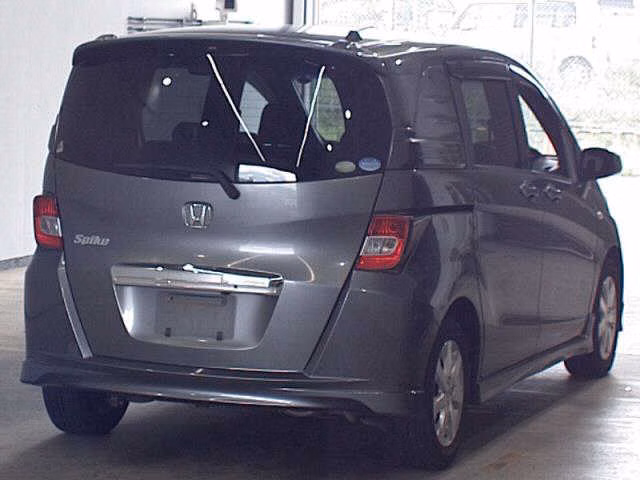 HONDA FREED SPIKE