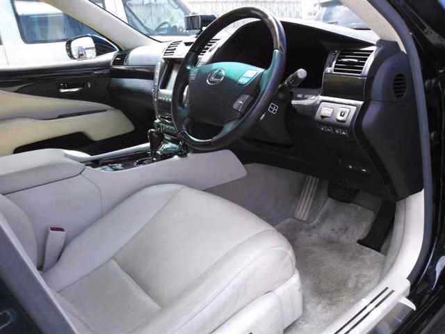 LEXUS LS600H
