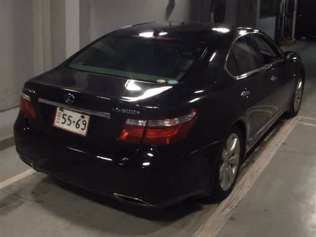 LEXUS LS600H