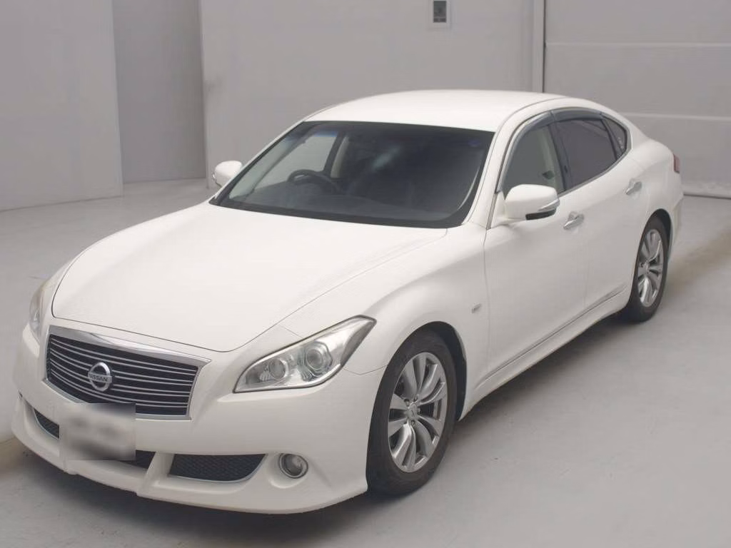 NISSAN FUGA