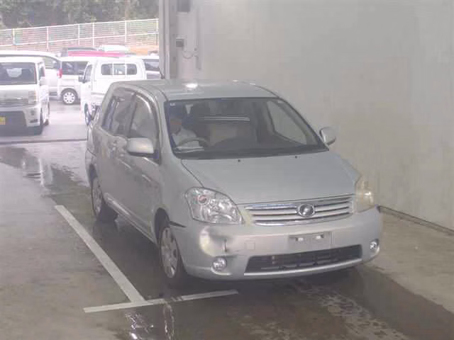 TOYOTA RAUM