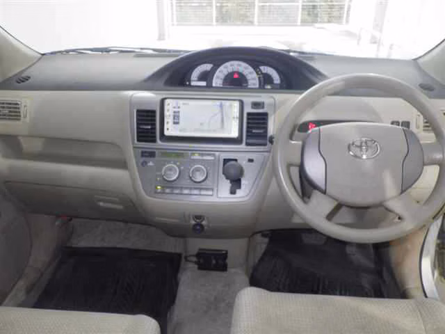 TOYOTA RAUM