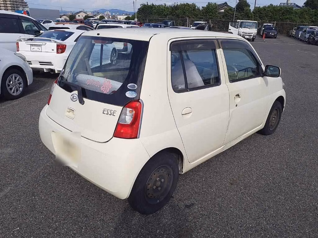 DAIHATSU ESSE