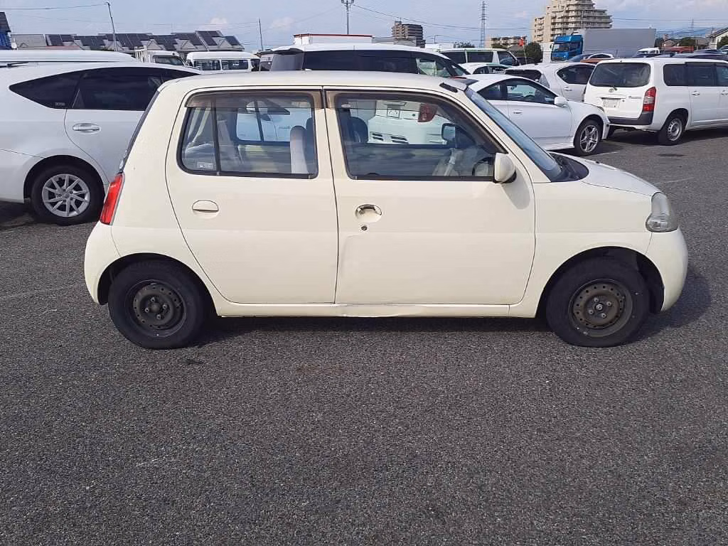 DAIHATSU ESSE