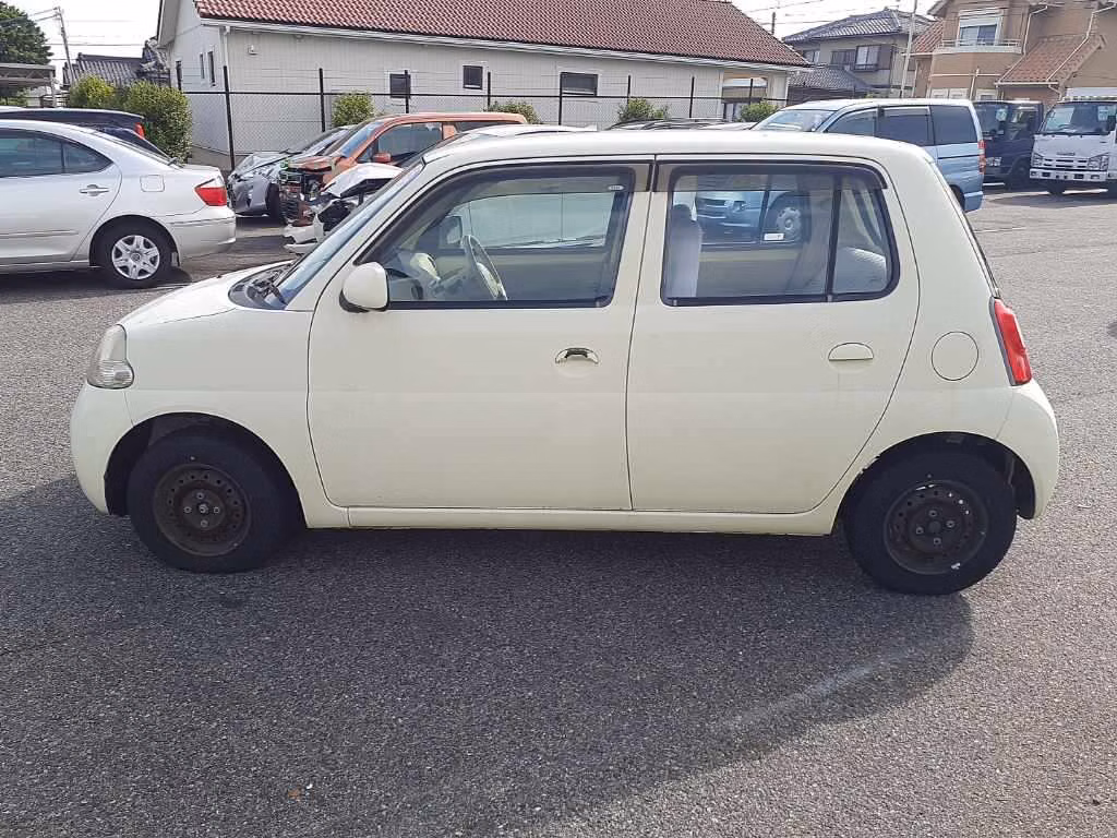 DAIHATSU ESSE