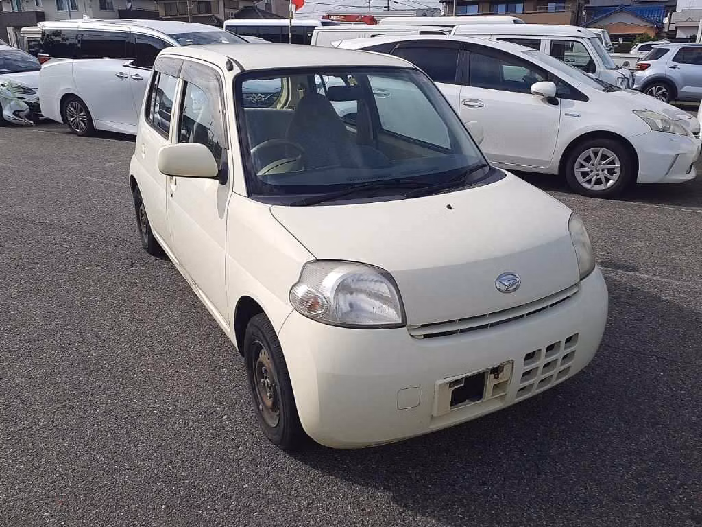 DAIHATSU ESSE
