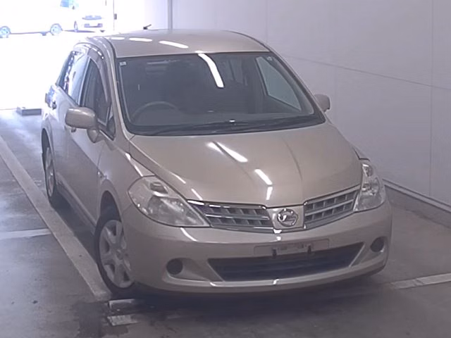 NISSAN TIIDA LATIO