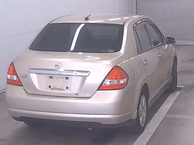 NISSAN TIIDA LATIO
