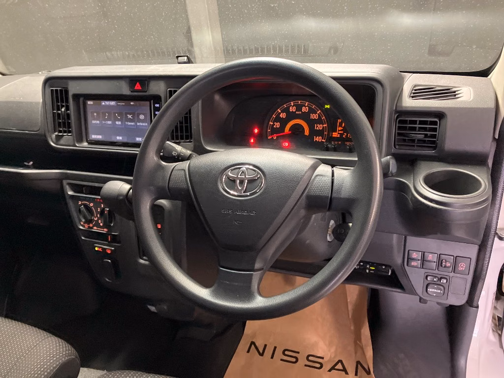 TOYOTA PIXIS VAN