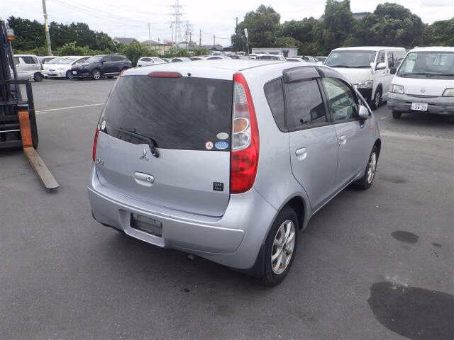 MITSUBISHI COLT