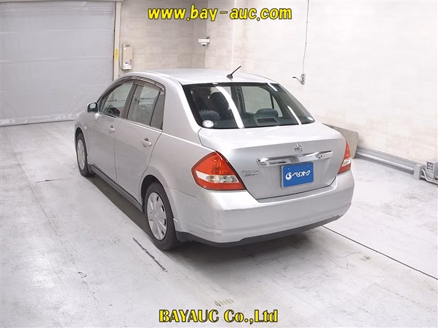 NISSAN TIIDA LATIO