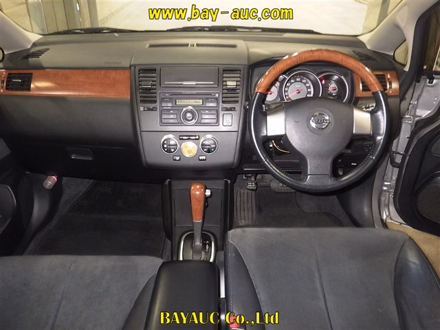 NISSAN TIIDA LATIO