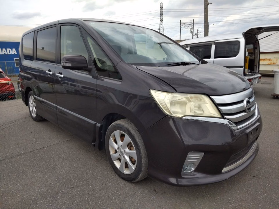 NISSAN SERENA