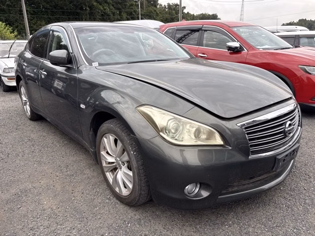 NISSAN FUGA