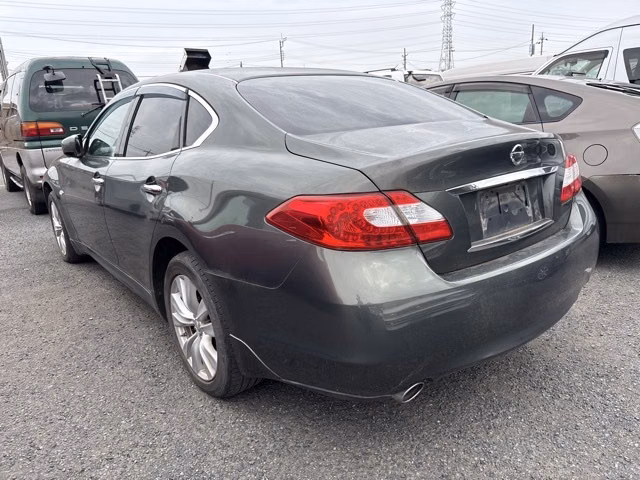 NISSAN FUGA