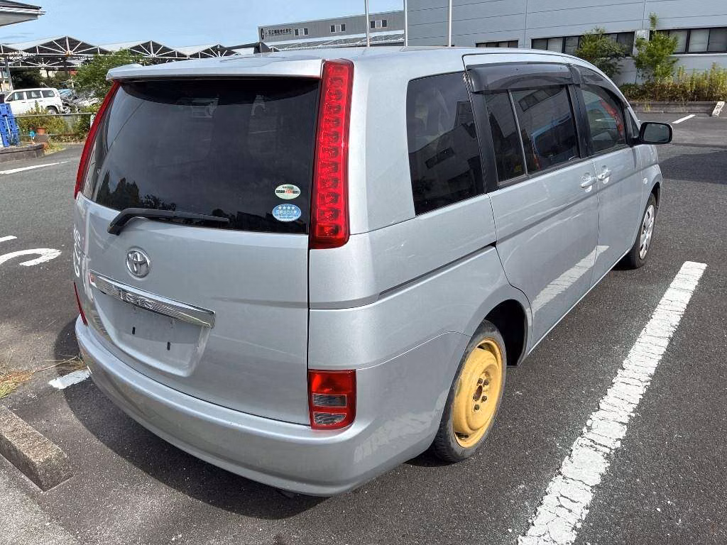 TOYOTA ISIS