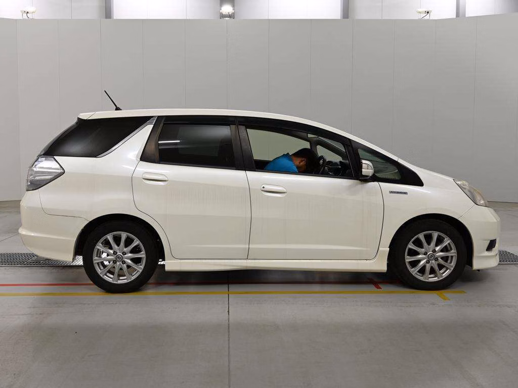HONDA FIT SHUTTLE