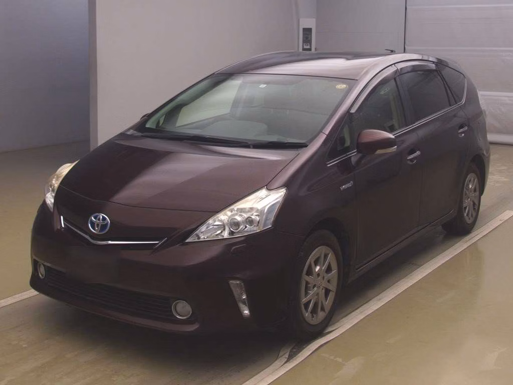 TOYOTA PRIUS ALPHA