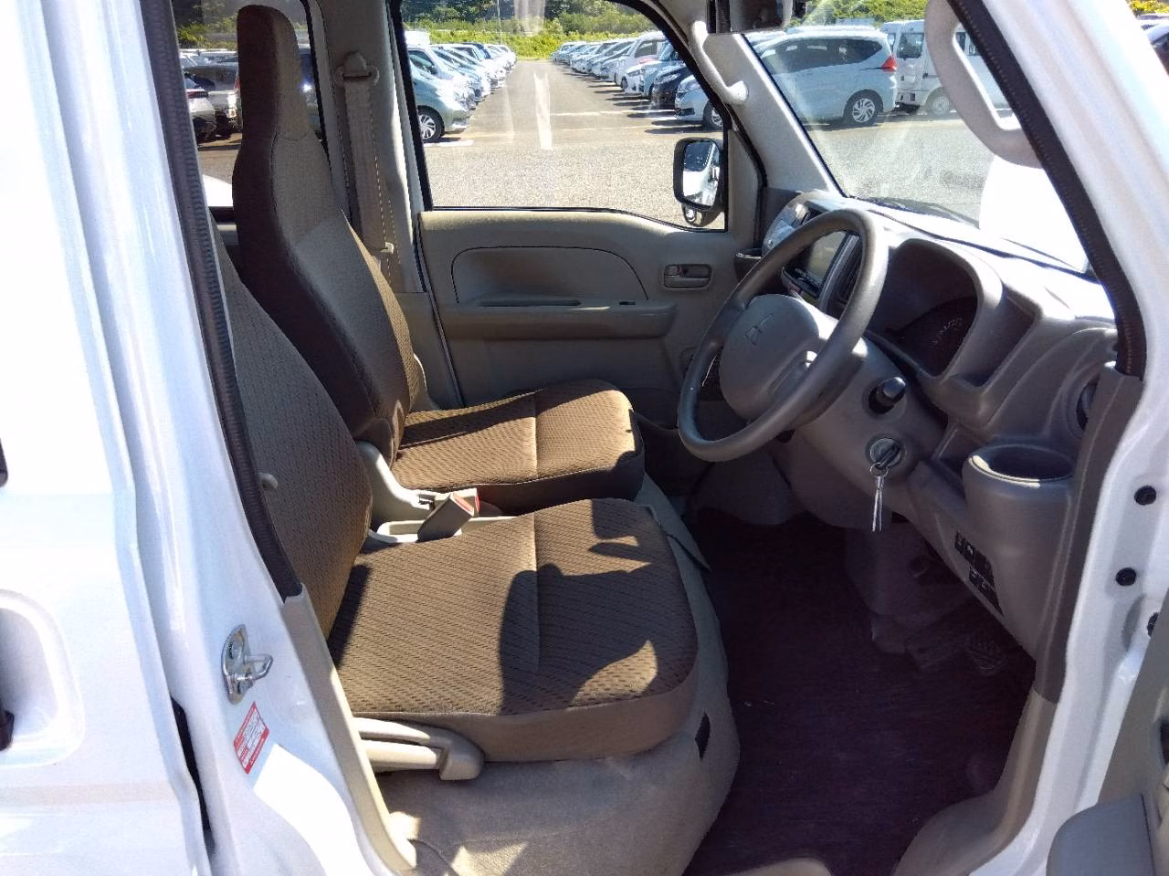 MITSUBISHI MINICAB