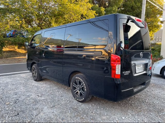 NISSAN NV350 CARAVAN