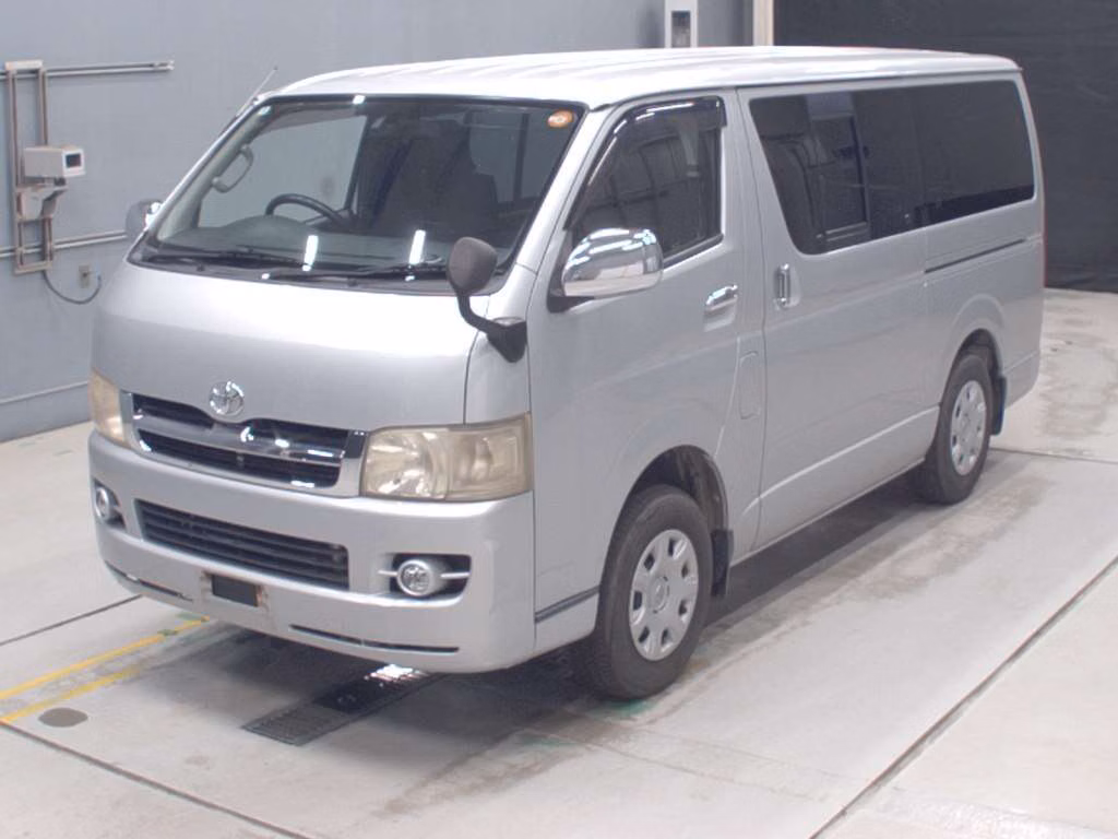 TOYOTA REGIUS ACE