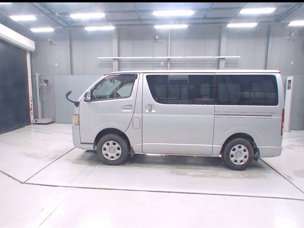 TOYOTA REGIUS ACE