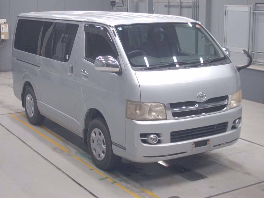 TOYOTA REGIUS ACE