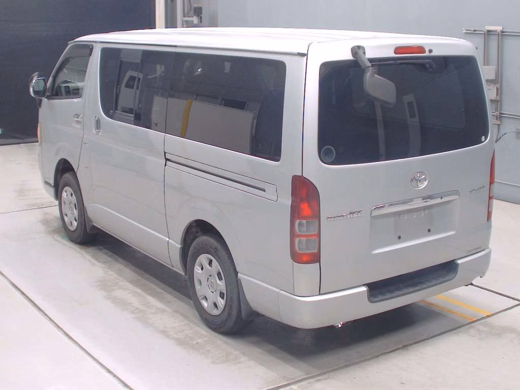 TOYOTA REGIUS ACE