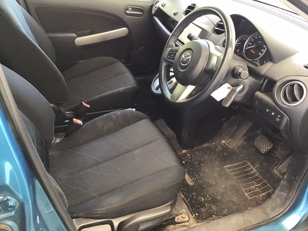MAZDA DEMIO
