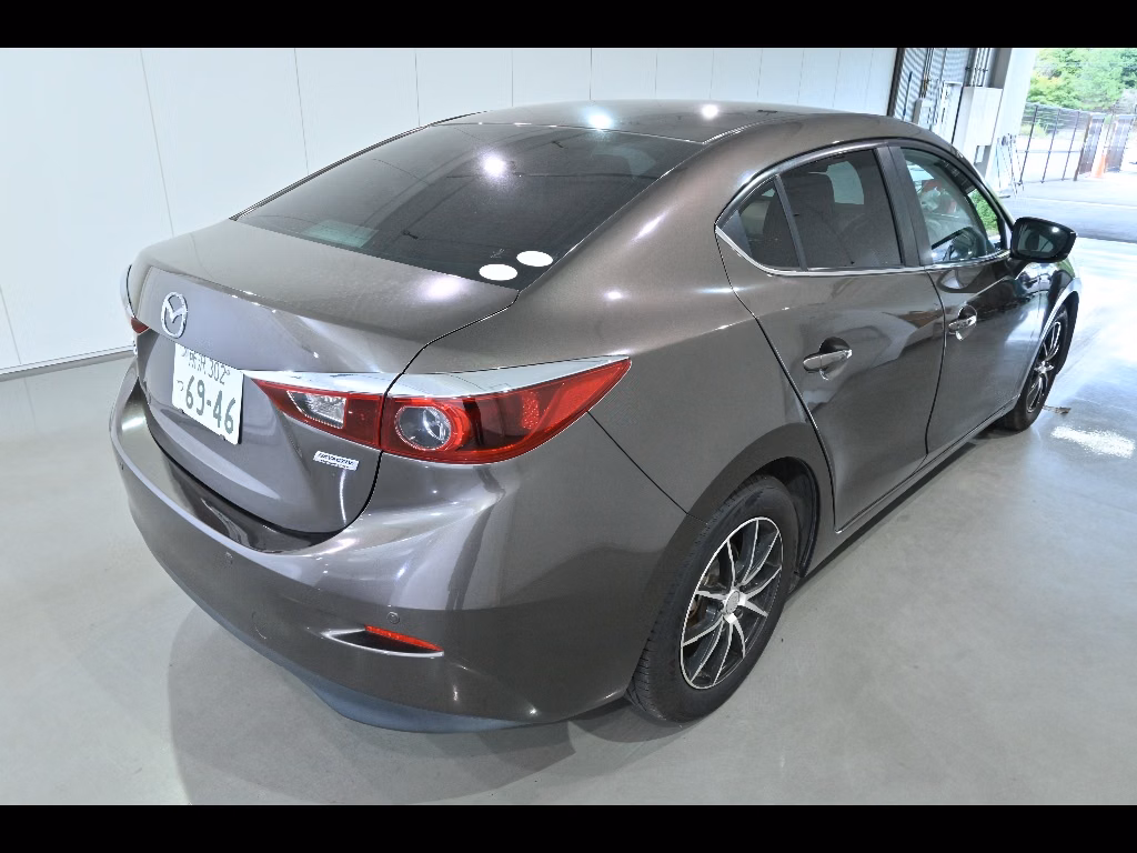 MAZDA AXELA