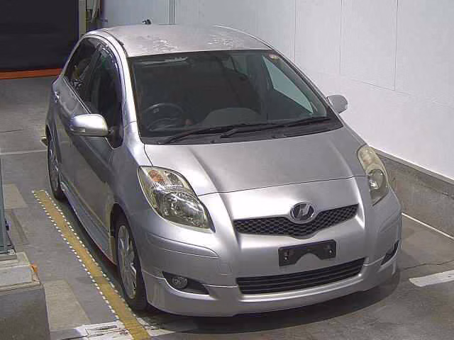 TOYOTA VITZ