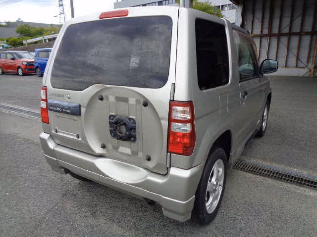 MITSUBISHI PAJERO MINI