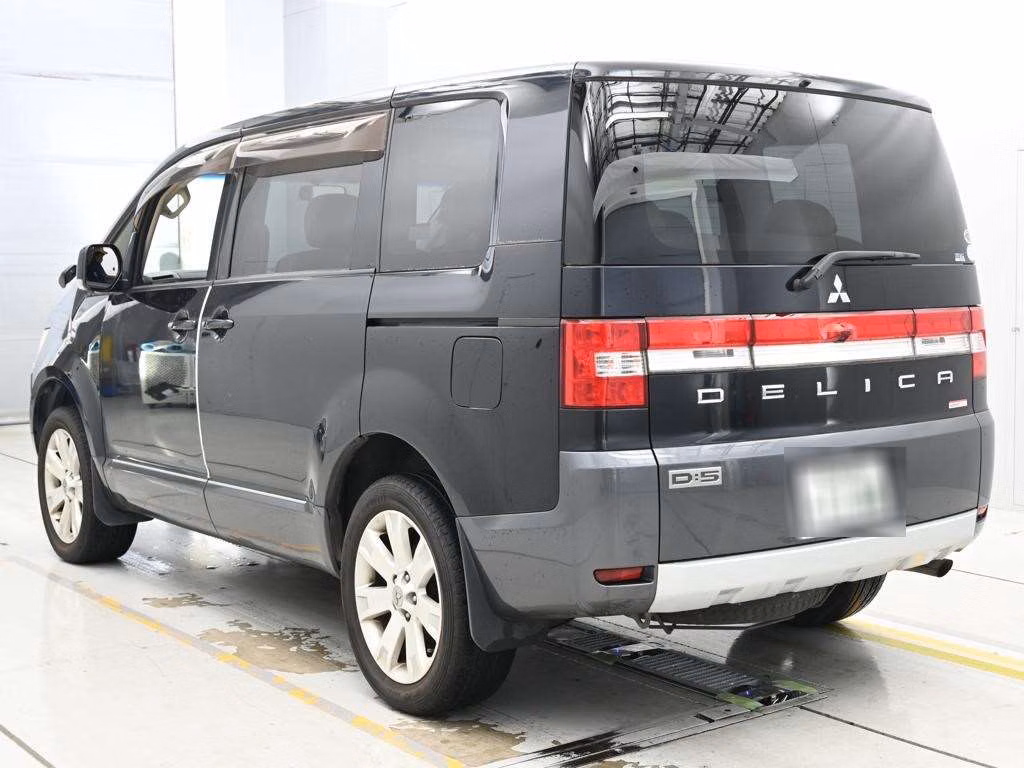 MITSUBISHI DELICA D:5