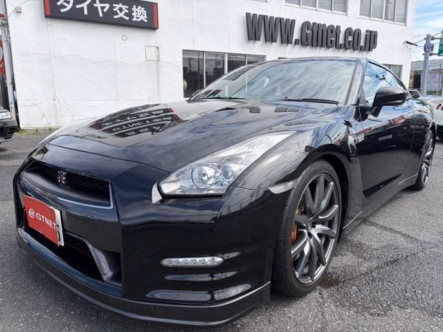 Nissan GT-R