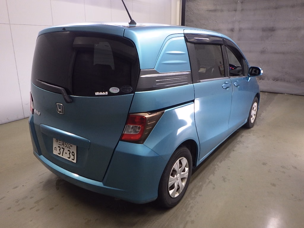HONDA FREED SPIKE