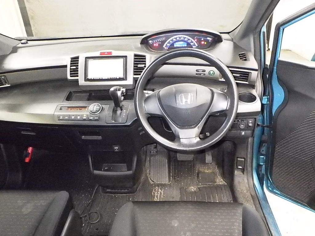 HONDA FREED SPIKE