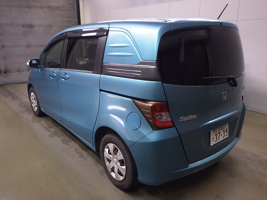 HONDA FREED SPIKE