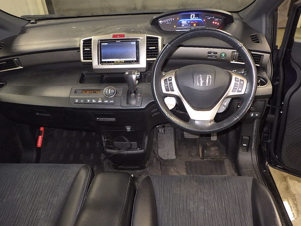 HONDA FREED SPIKE