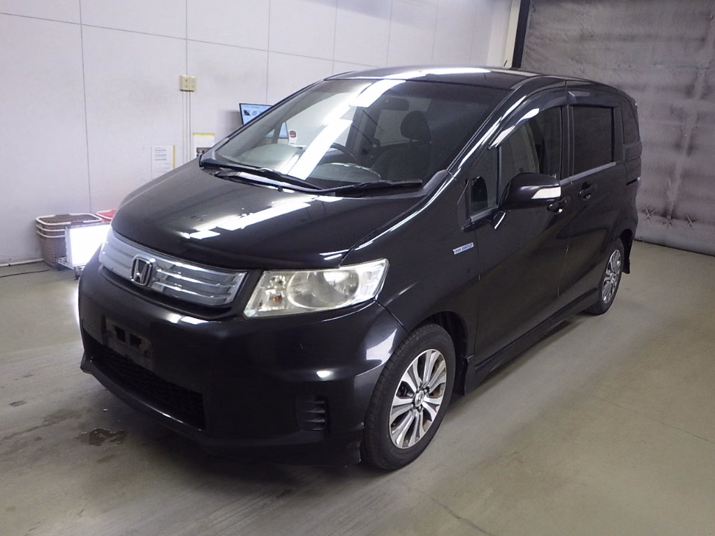 HONDA FREED SPIKE