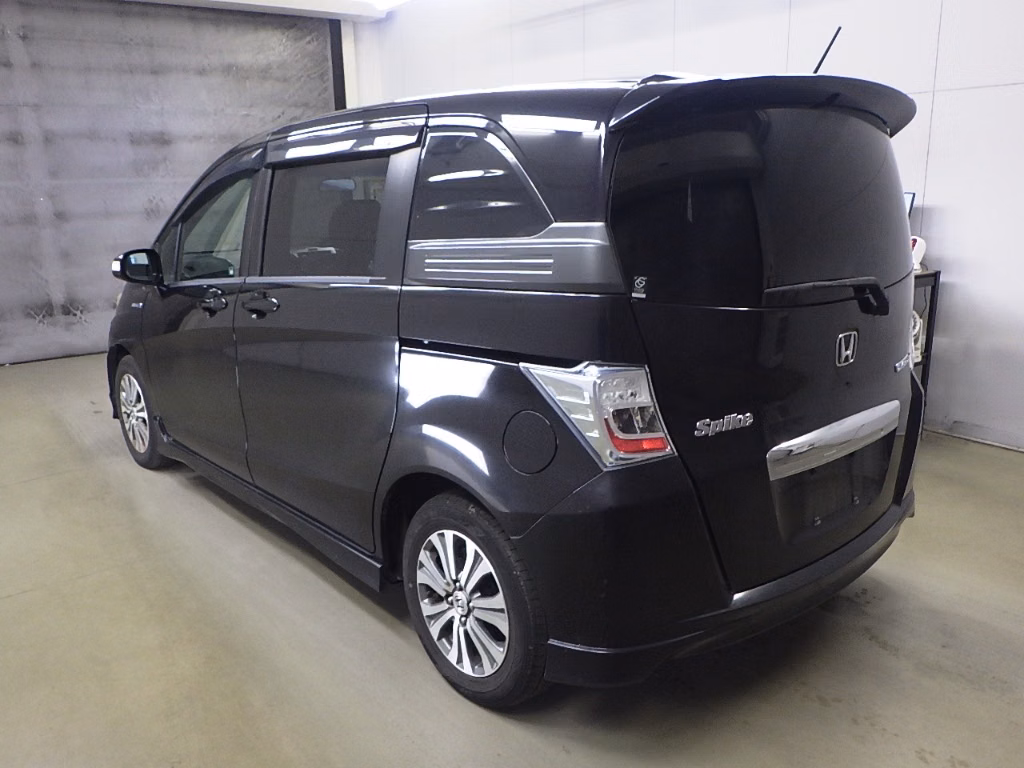 HONDA FREED SPIKE