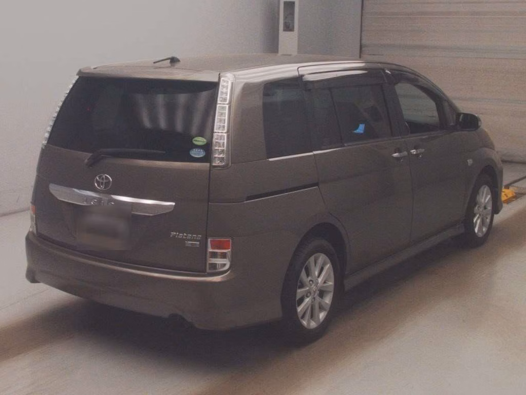 TOYOTA ISIS