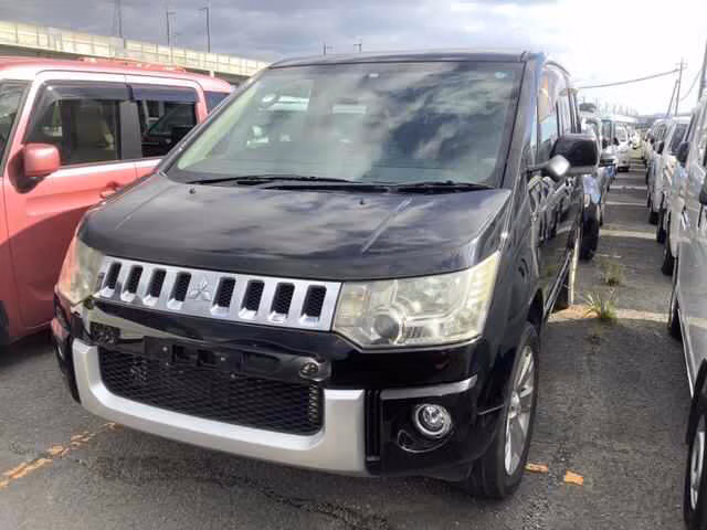 MITSUBISHI DELICA D:5