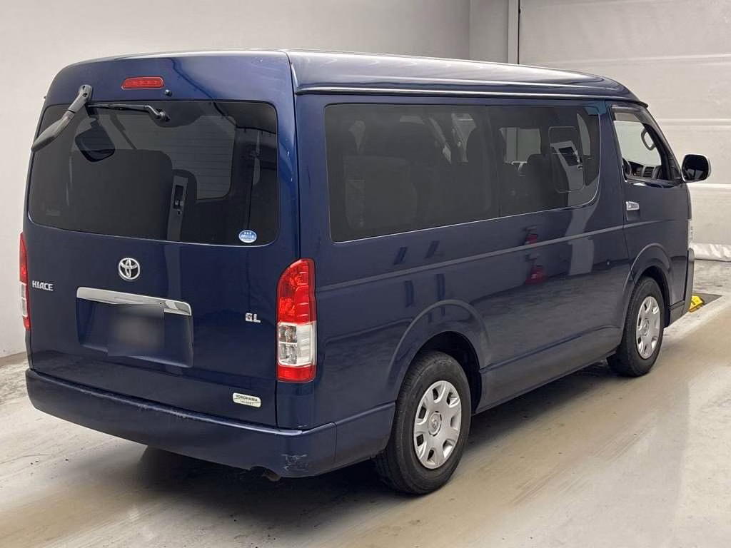 TOYOTA HIACE