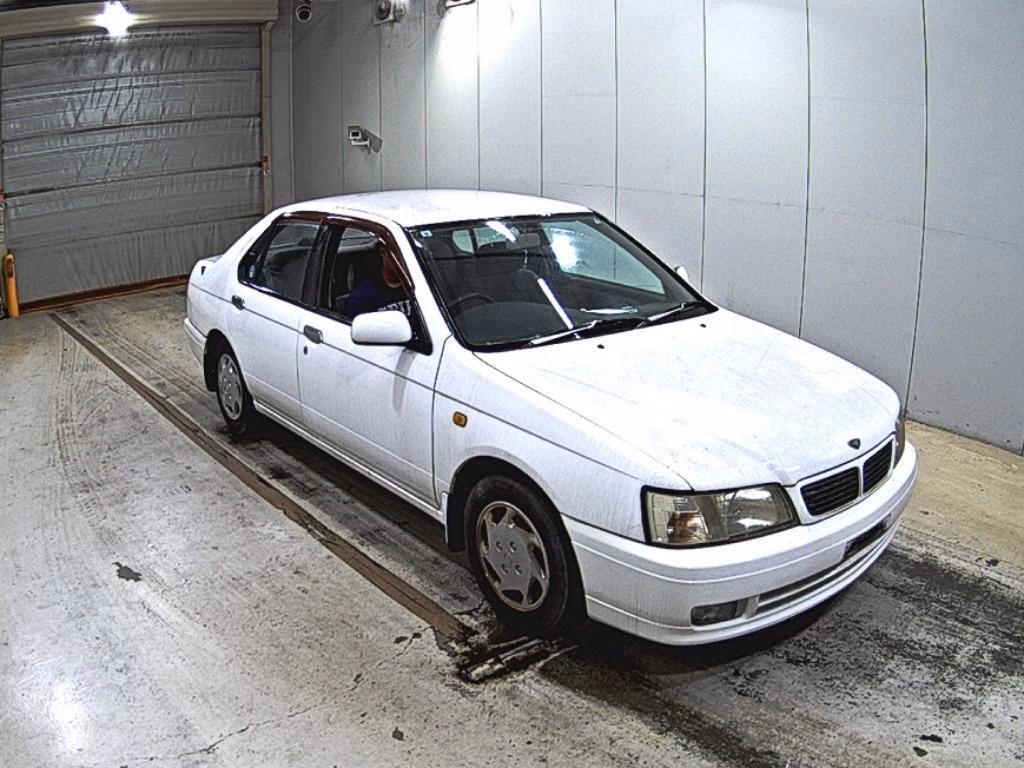 NISSAN BLUEBIRD