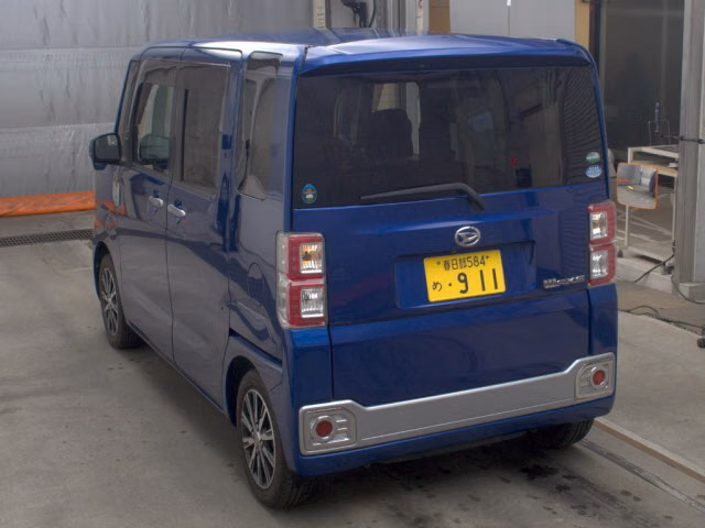 DAIHATSU WAKE