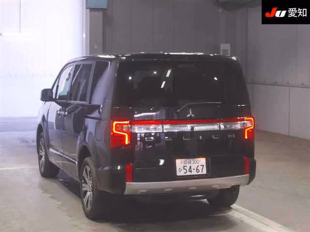 MITSUBISHI DELICA D:5