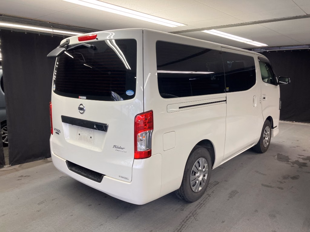 NISSAN NV350 CARAVAN