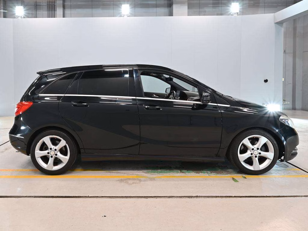 MERCEDES-BENZ B-CLASS