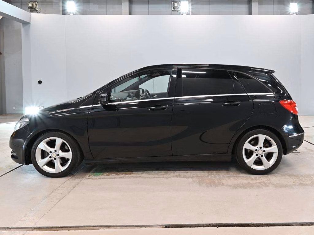 MERCEDES-BENZ B-CLASS