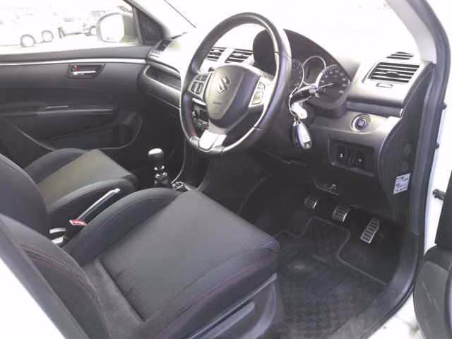 SUZUKI SWIFT